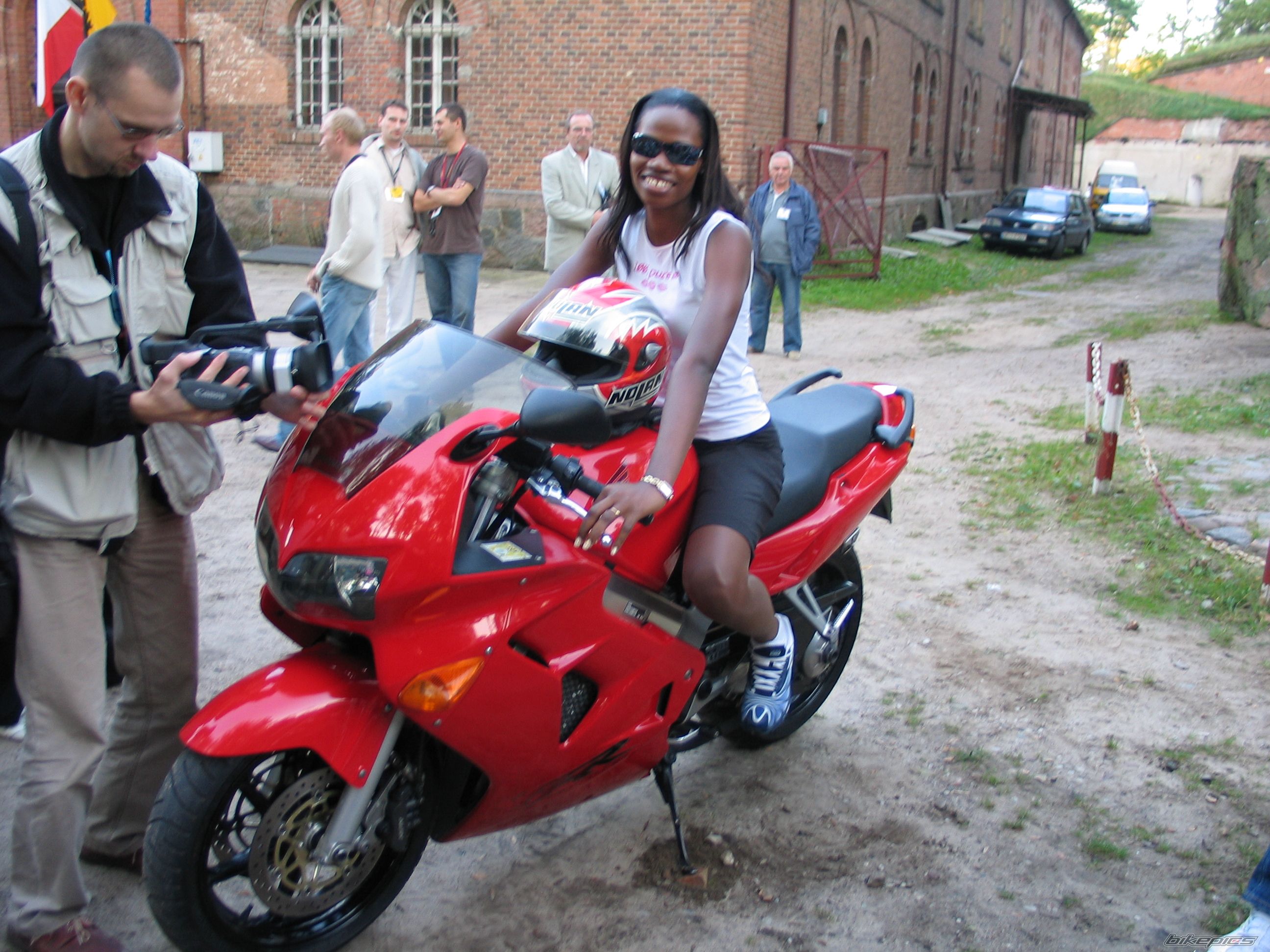Photo 1000098
