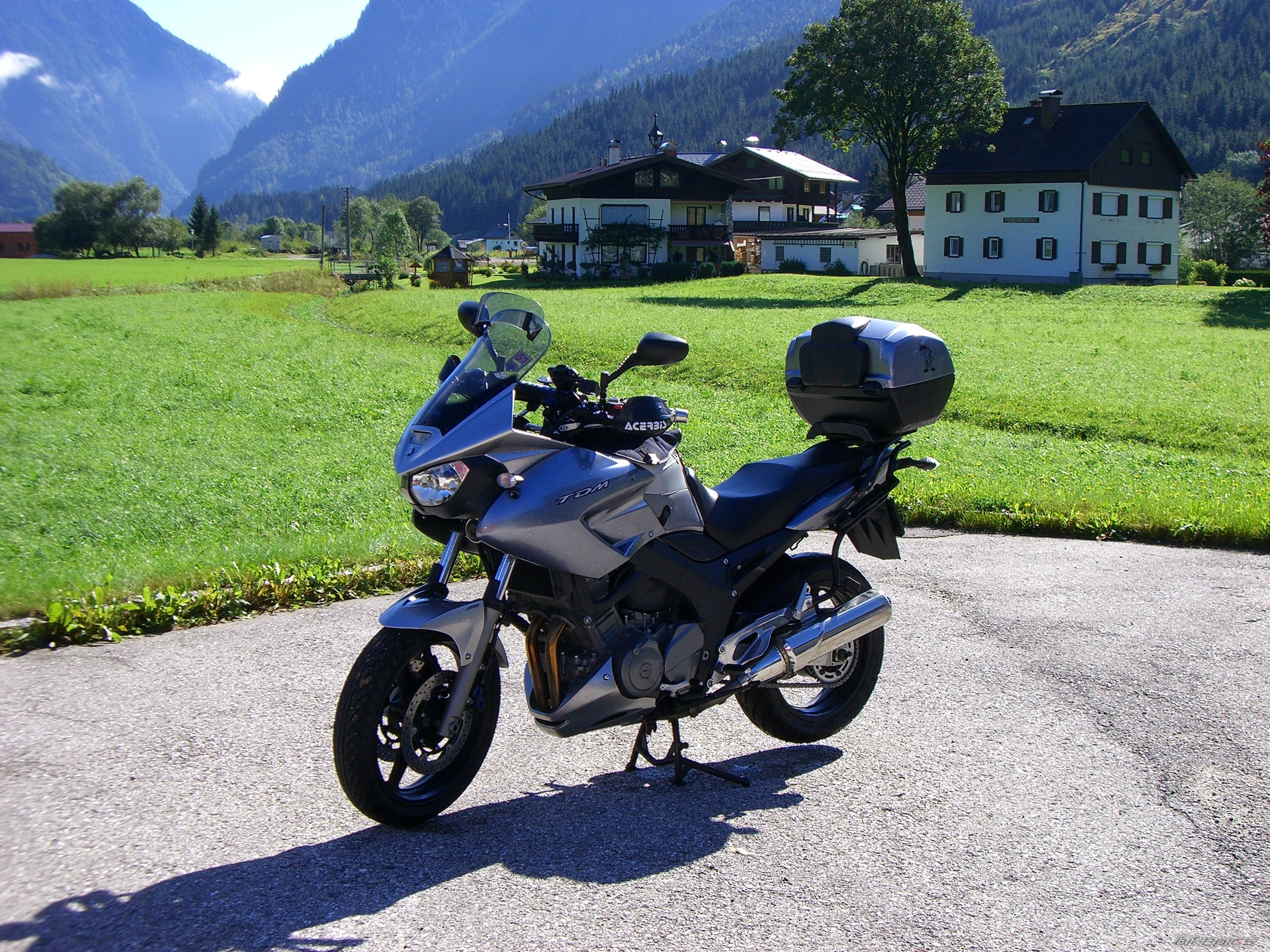 Bike Photo 1000448