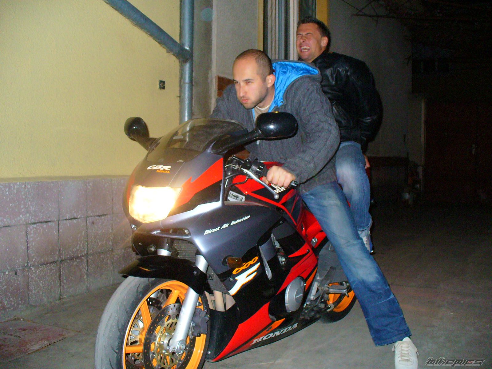 Bike Photo 1001309