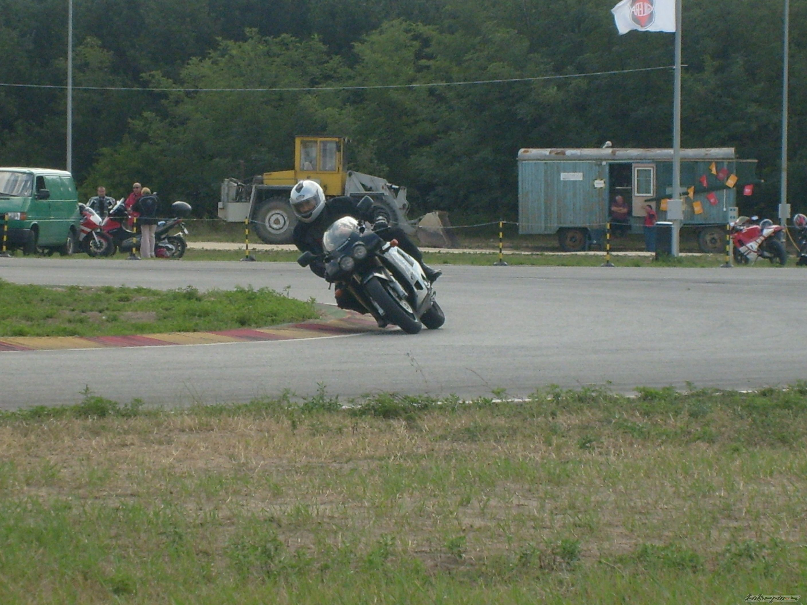 Photo 1004043