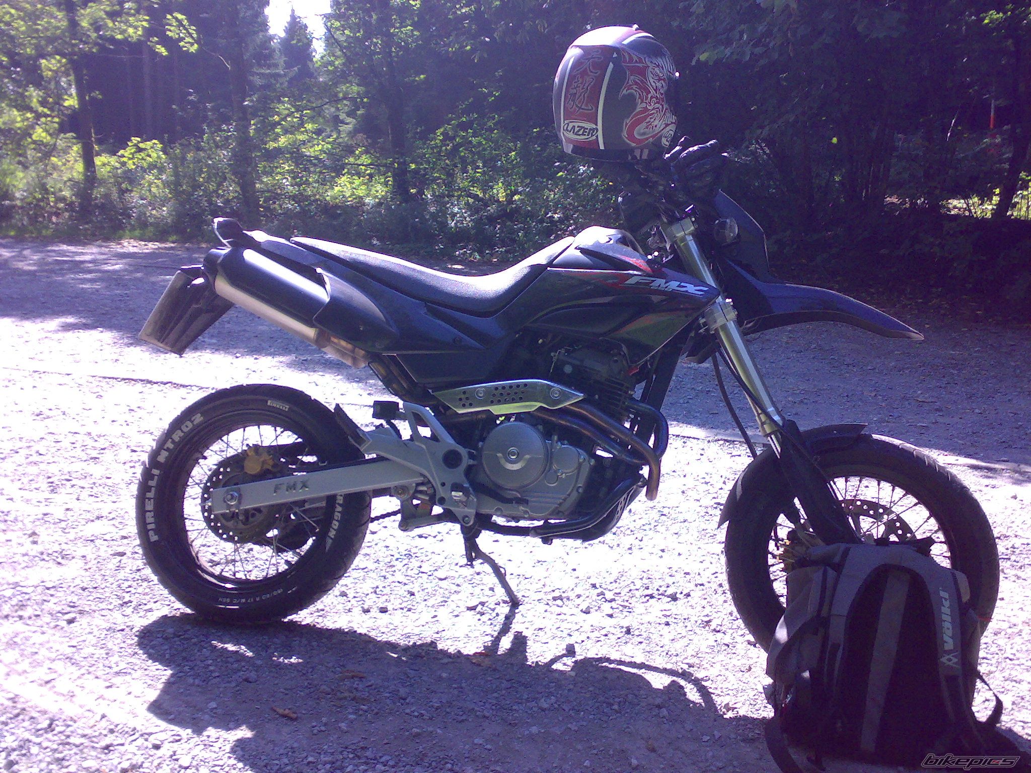 Photo 1008001