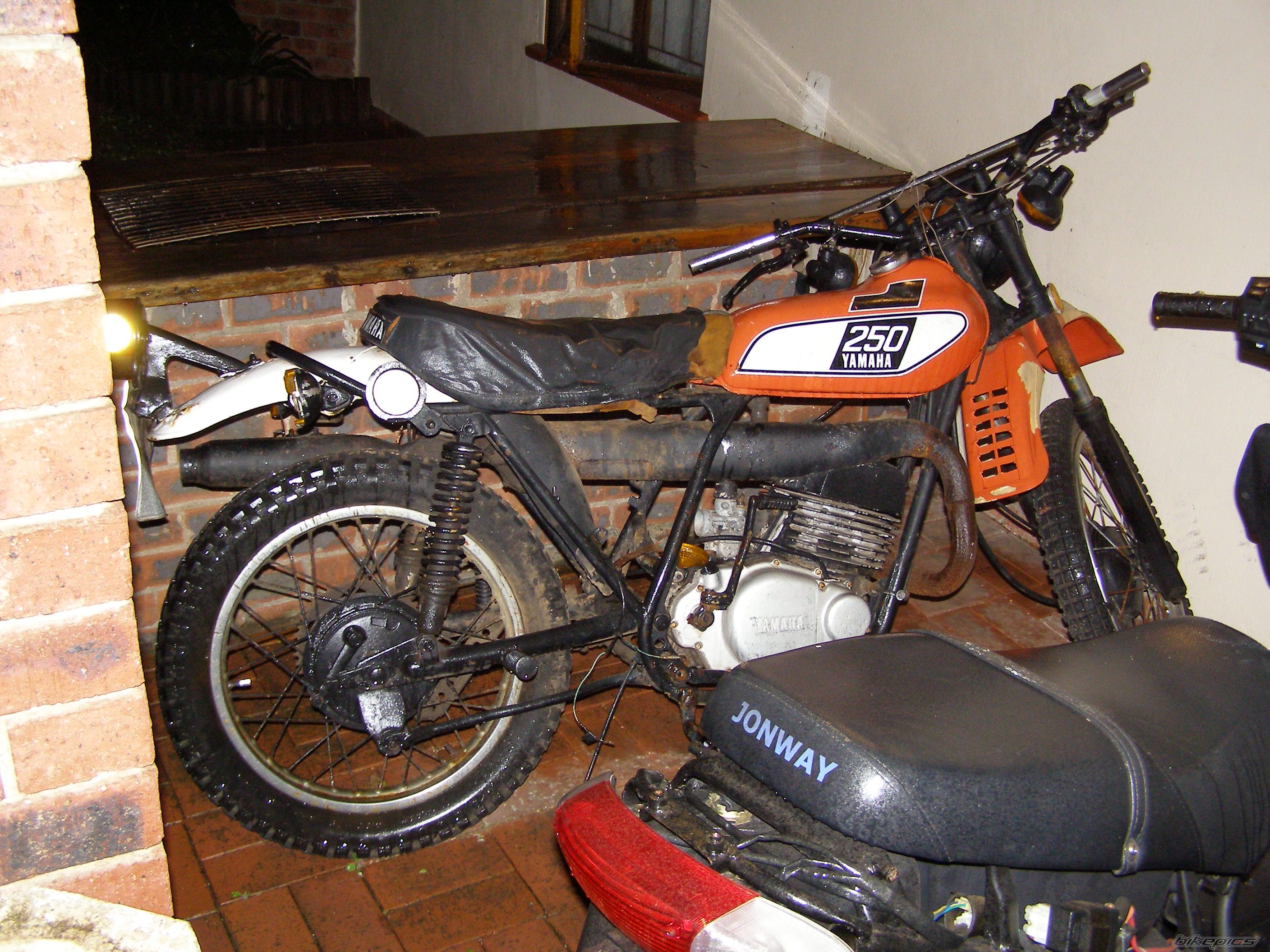 Bike Photo 1024737