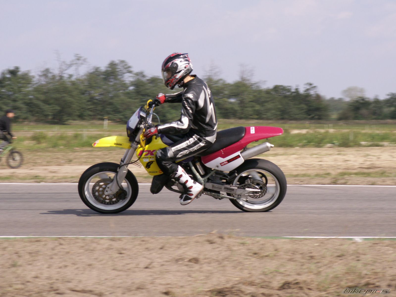 Bike Photo 1029995
