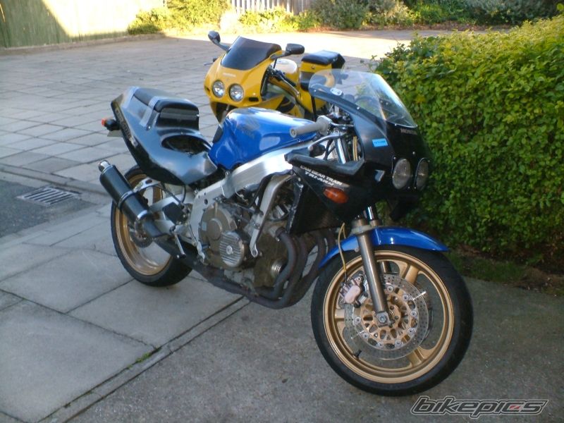 Photo 1040048