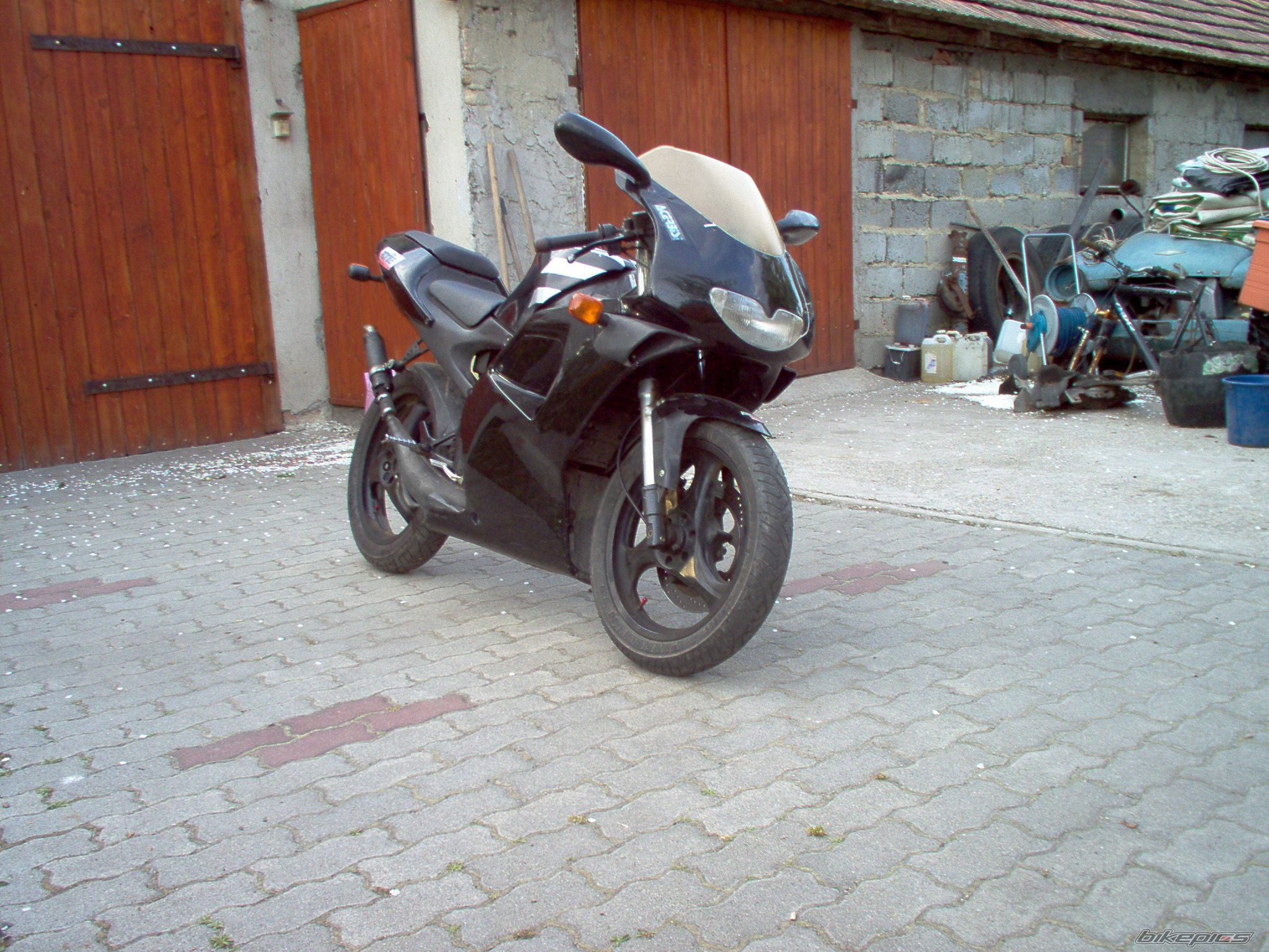 Photo 1042409