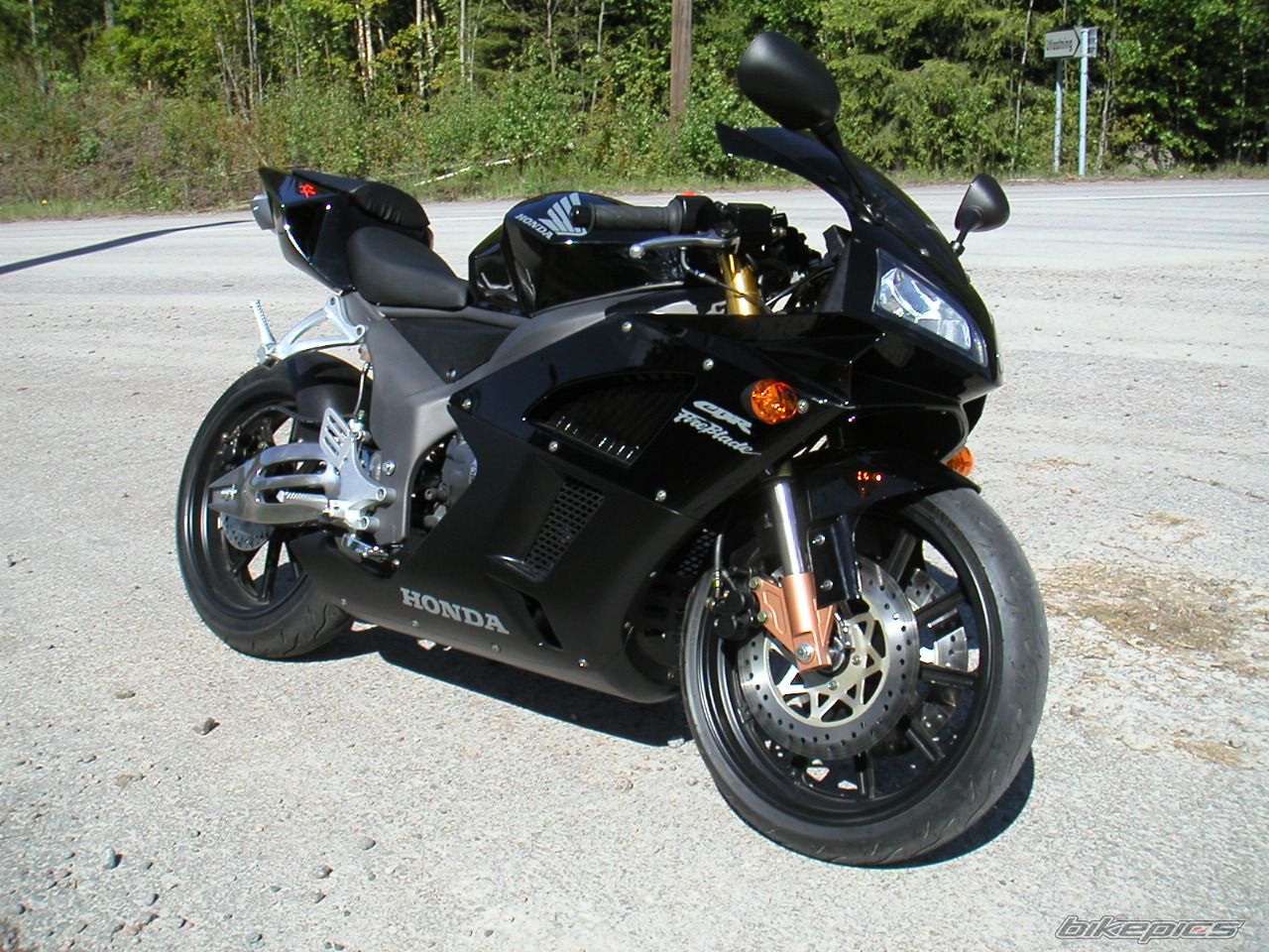 Photo 1042876