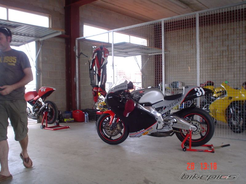 Photo 1043415