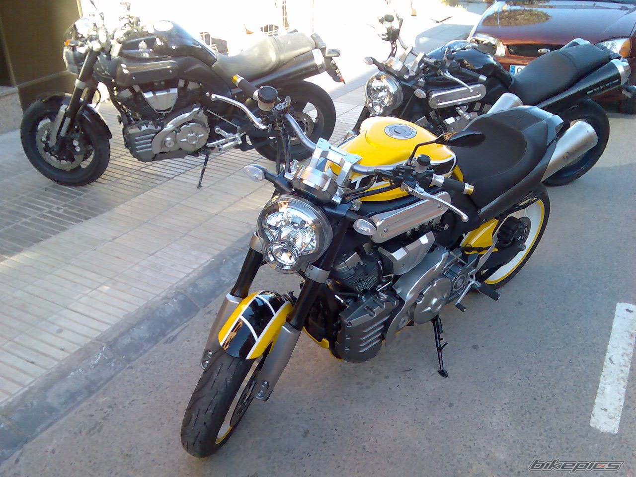 Photo 1043551