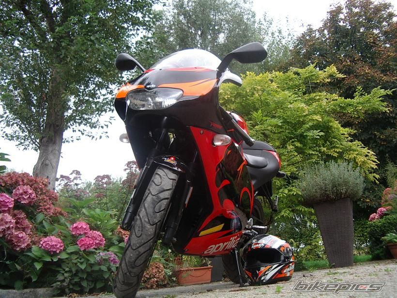 Photo 1043989
