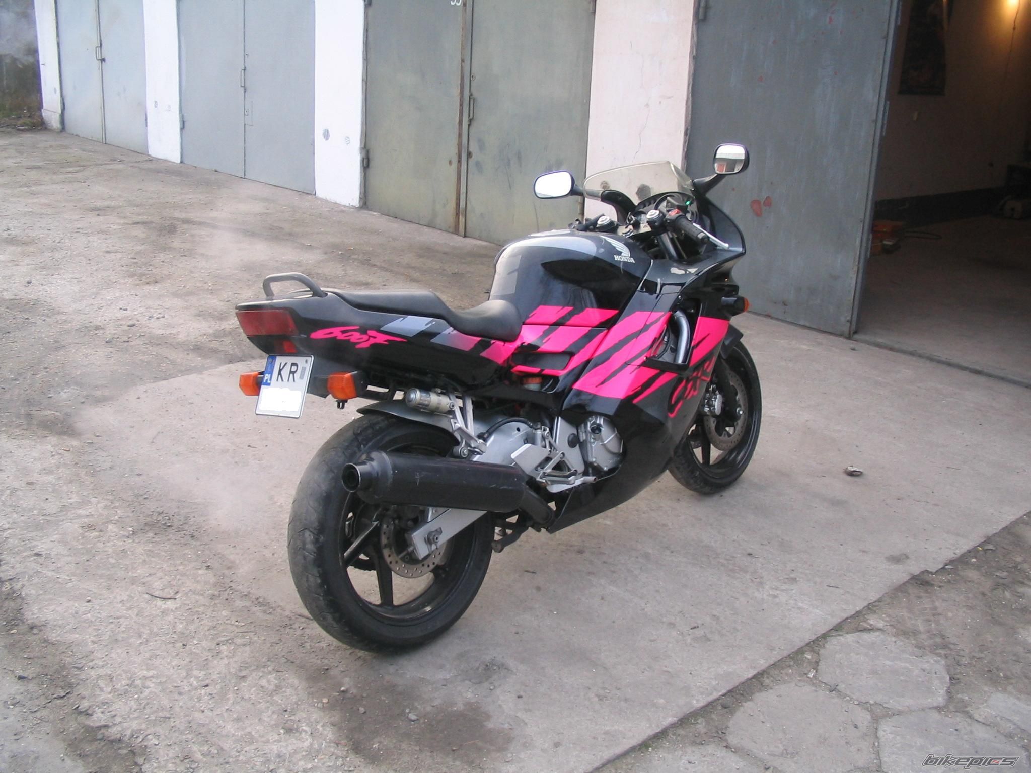 Photo 1044195