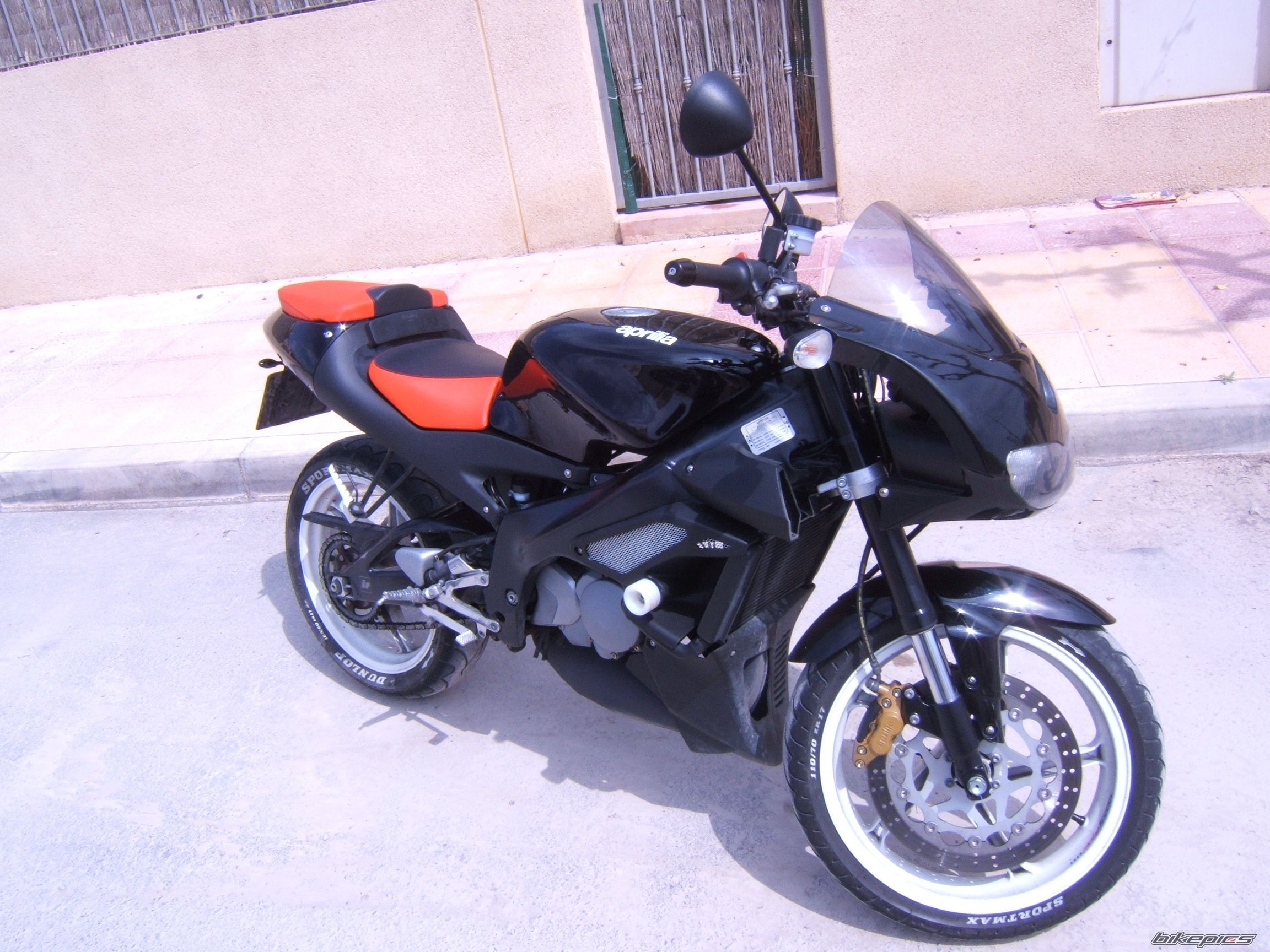 Photo 1044863