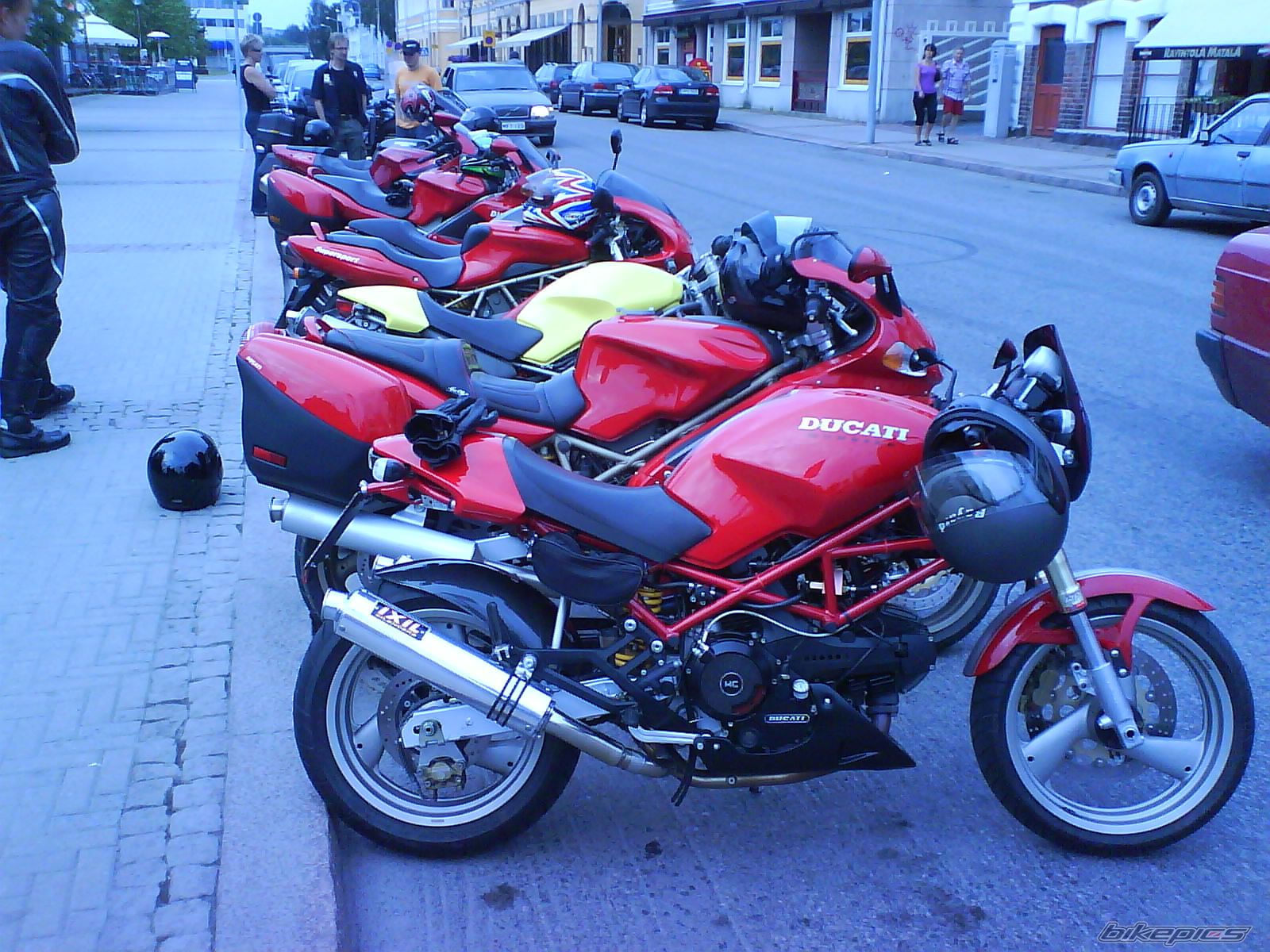 Photo 1045106