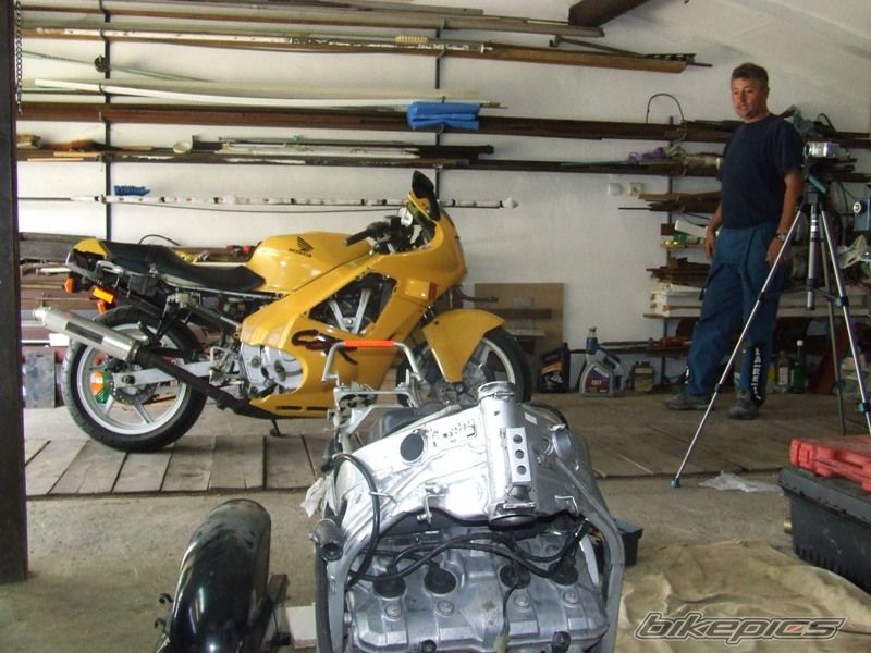 Photo 1046038