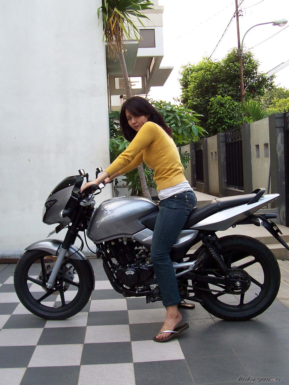 Bike Photo 1046335