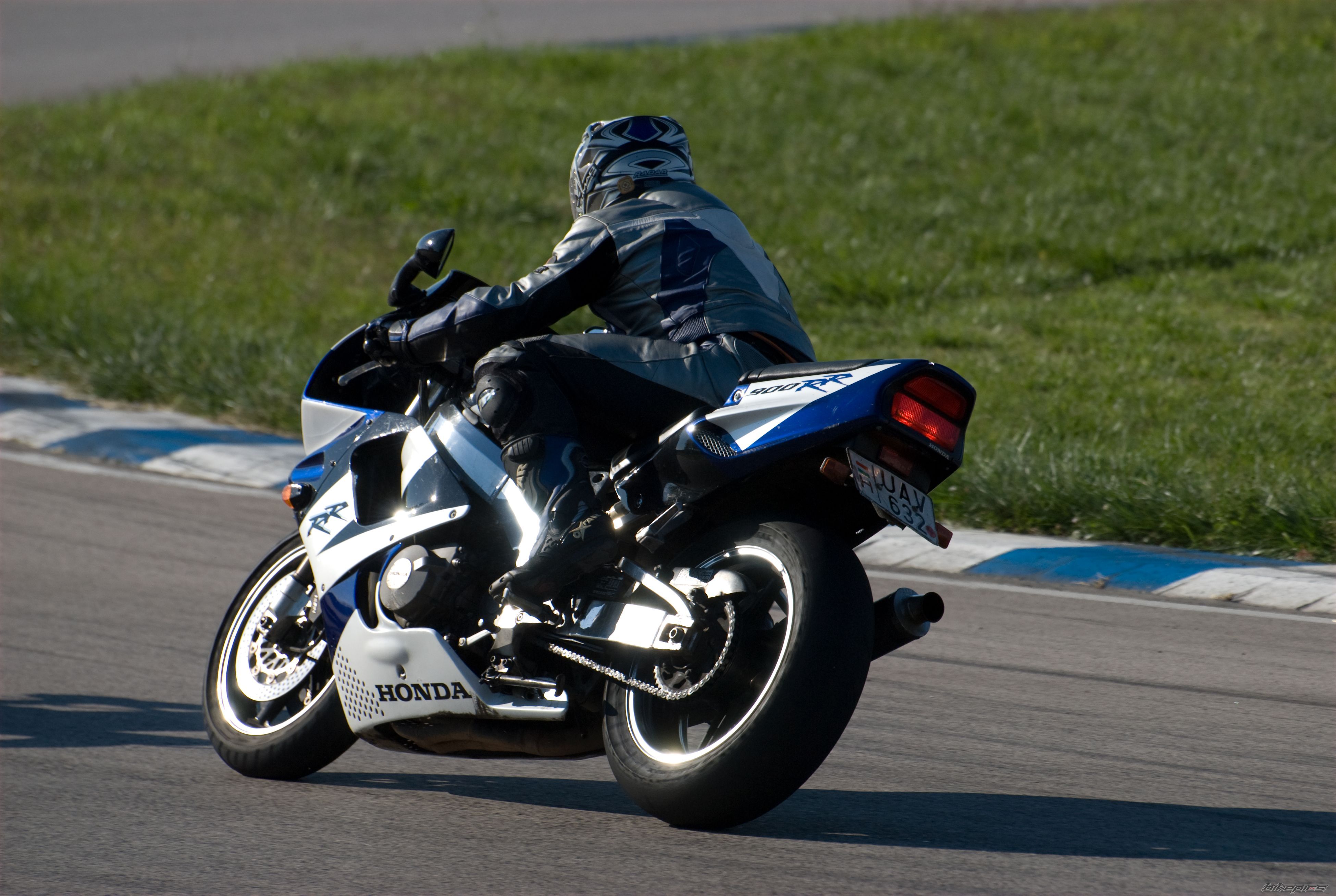Bike Photo 1047078
