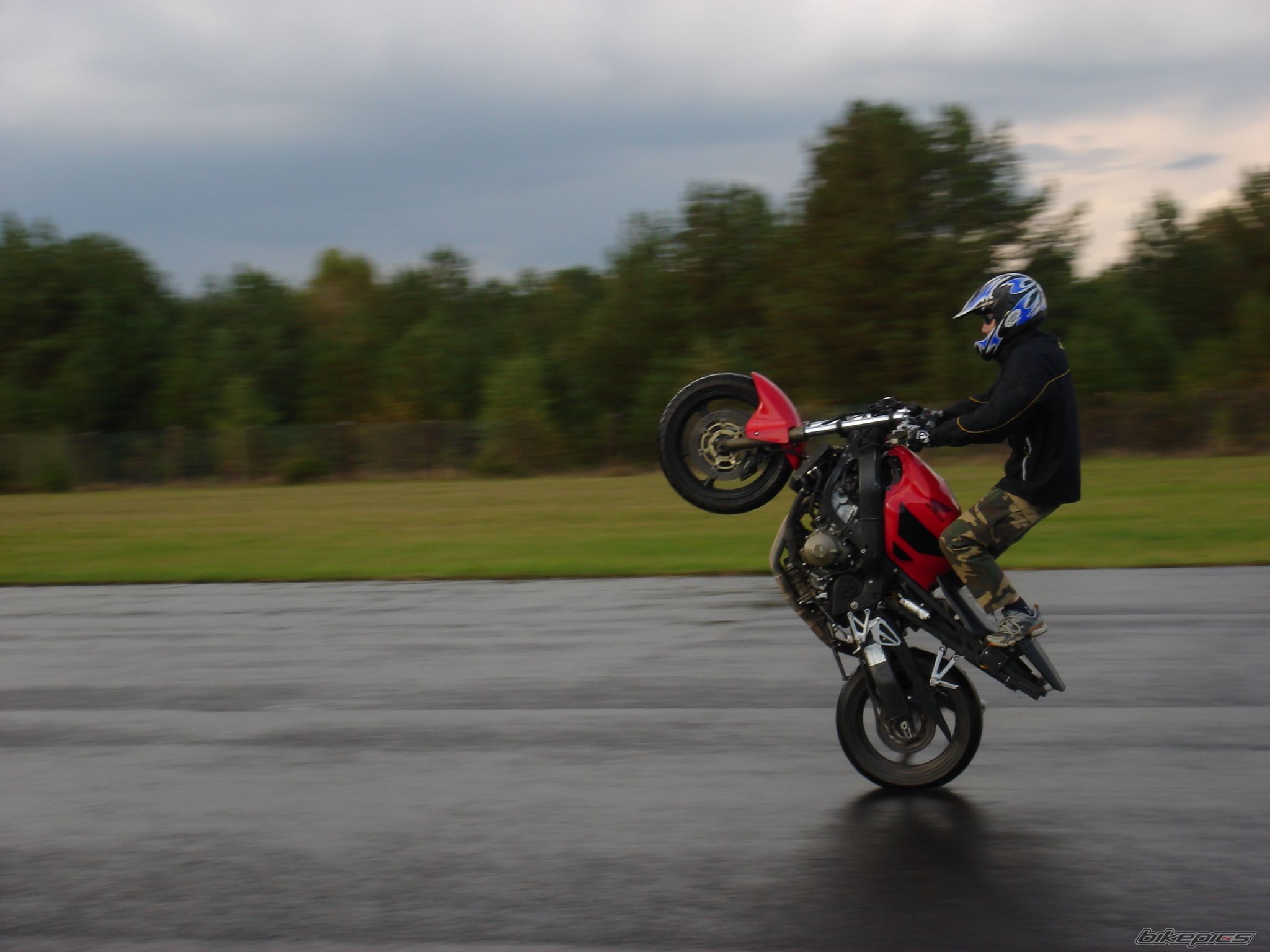 Photo 1047240