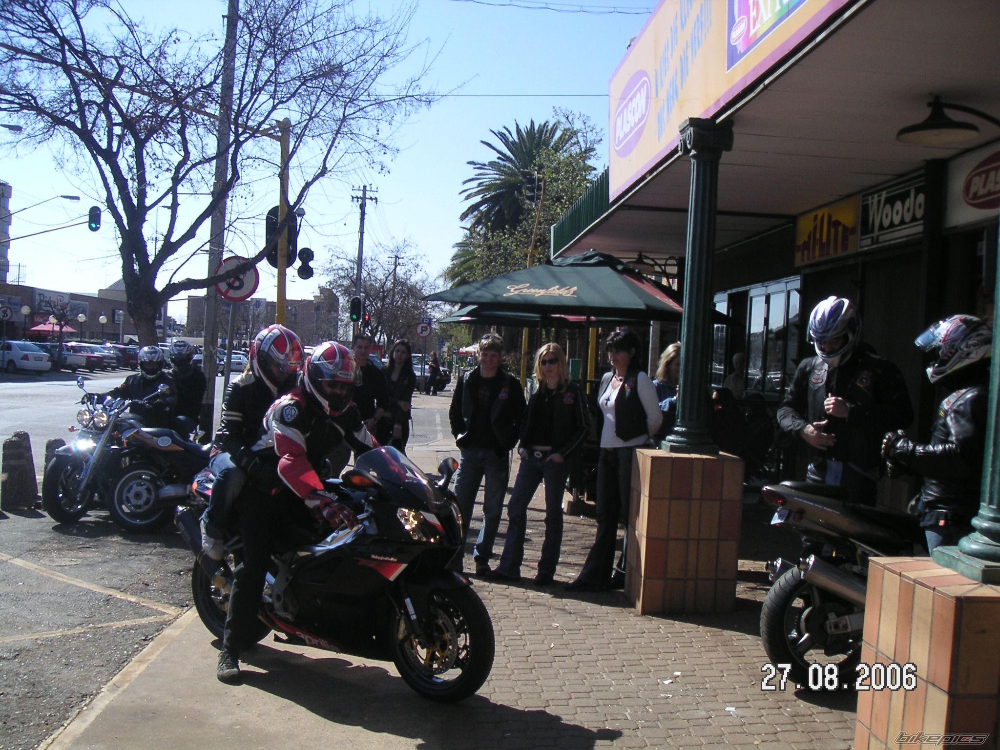 Photo 1049037