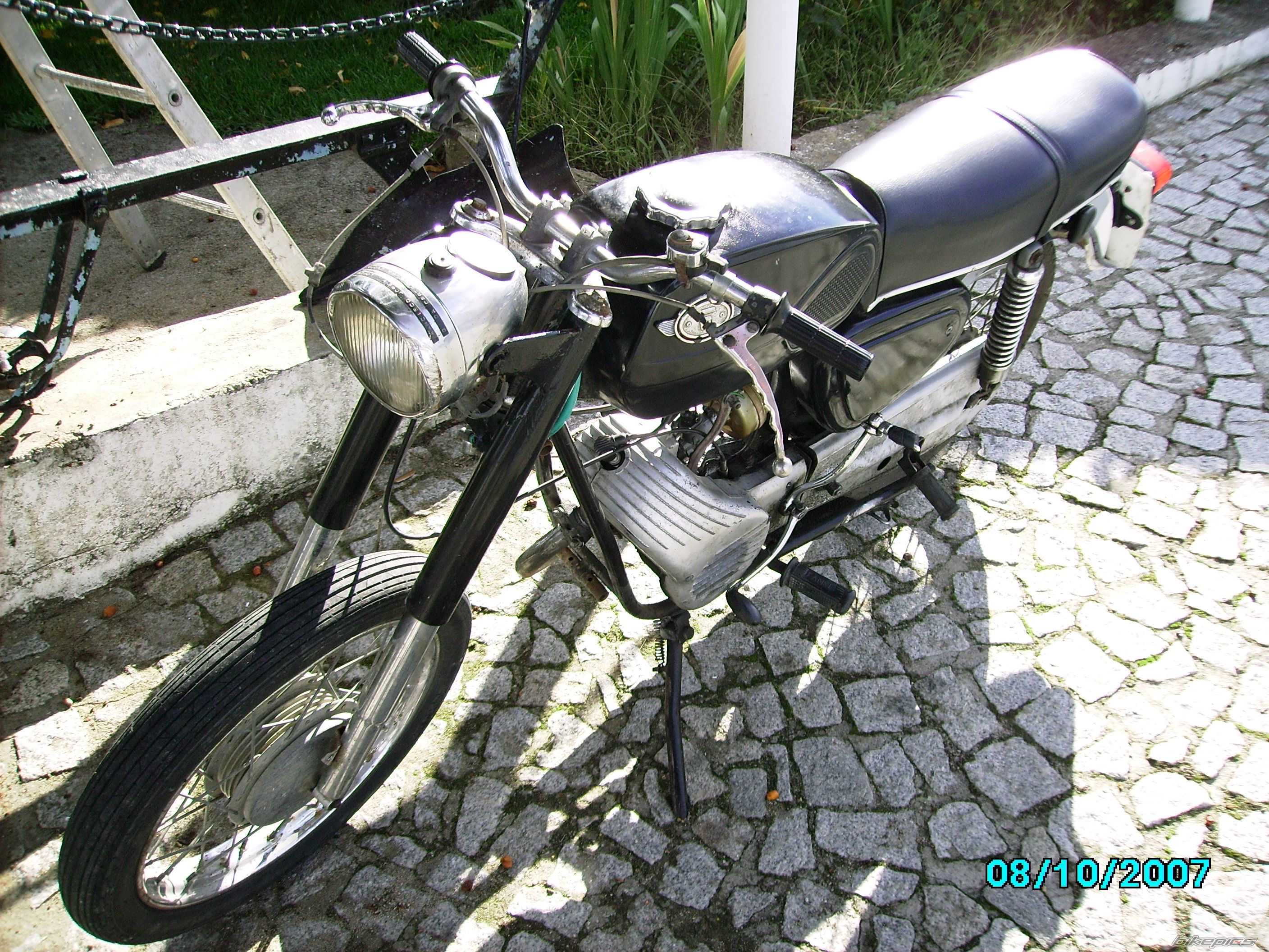 Photo 1049360