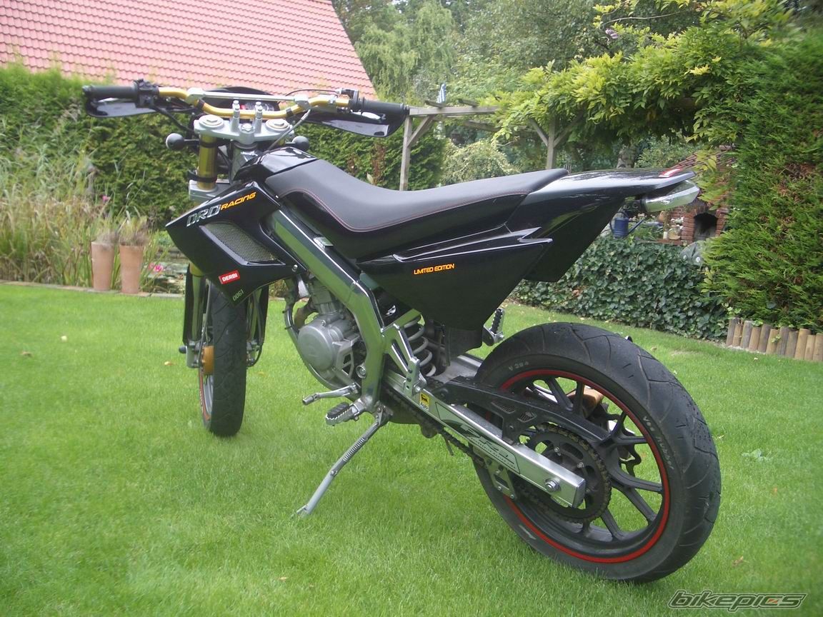 Photo 1049699