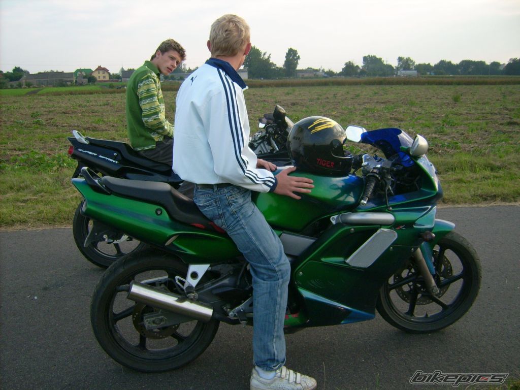 Photo 1051069