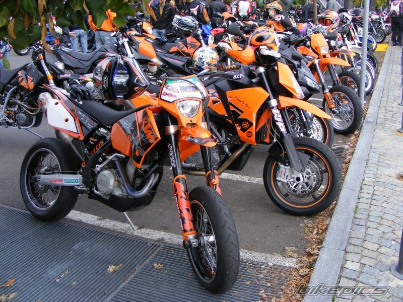 Photo 1051080