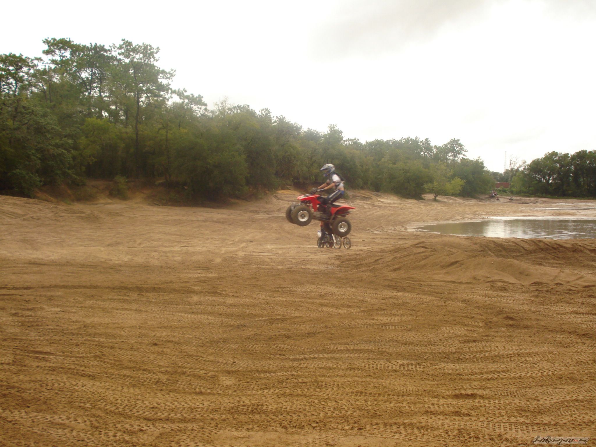Photo 1051155