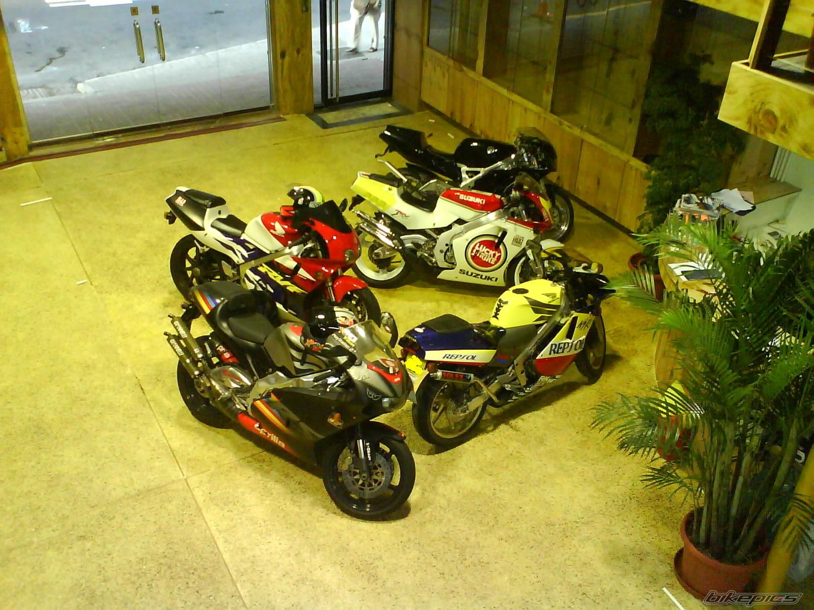 Photo 1054044