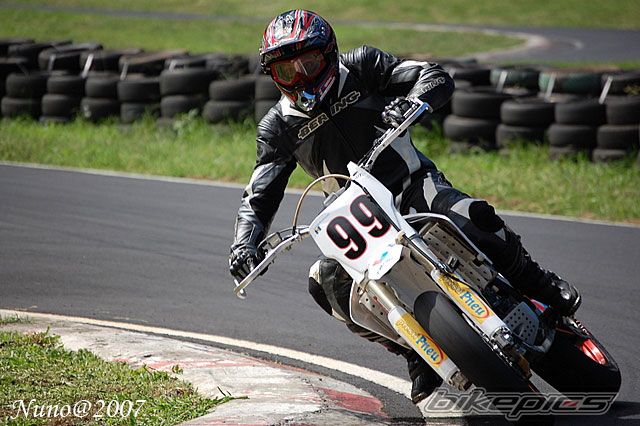 Photo 1057868
