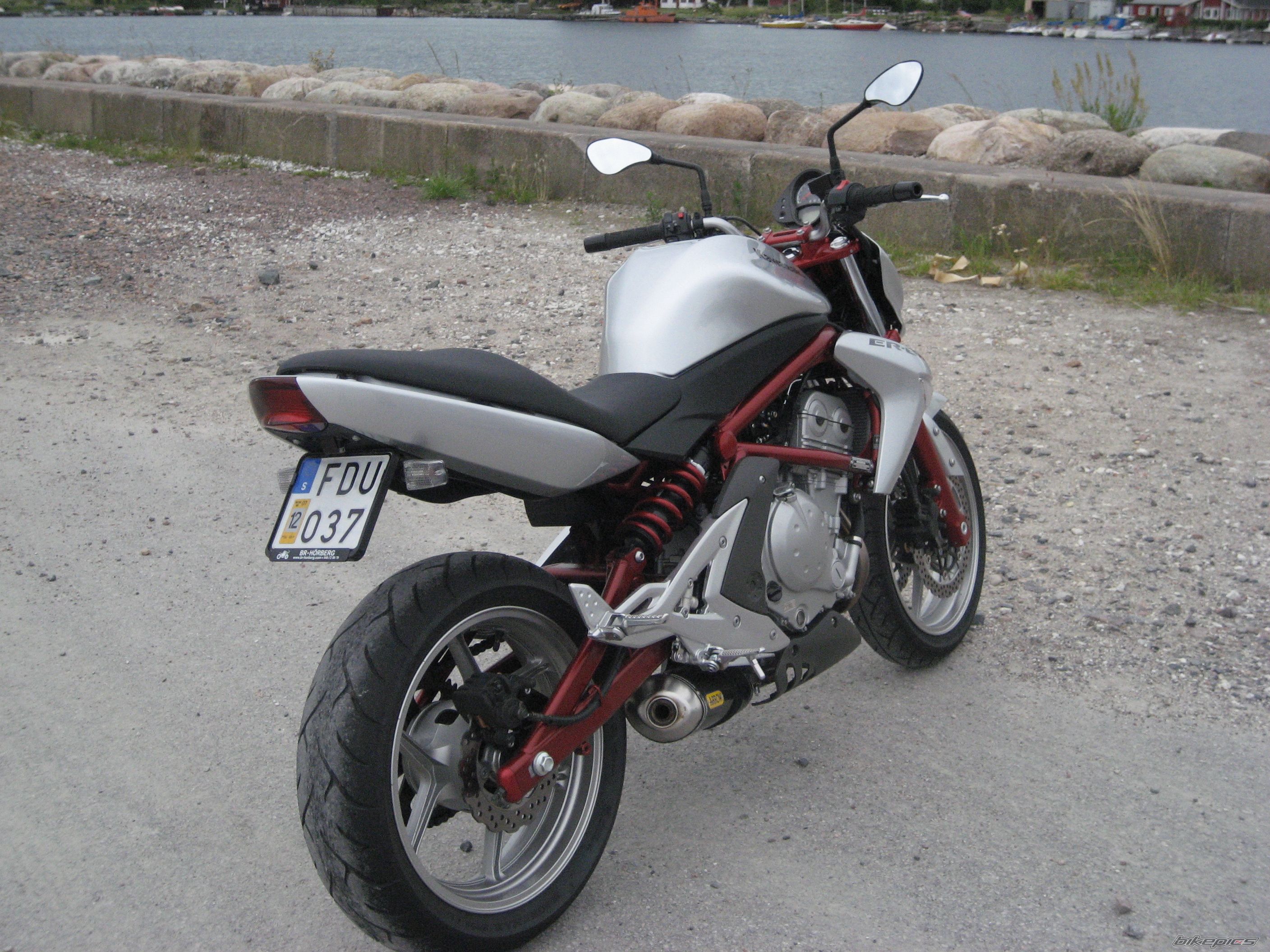 Photo 1058010