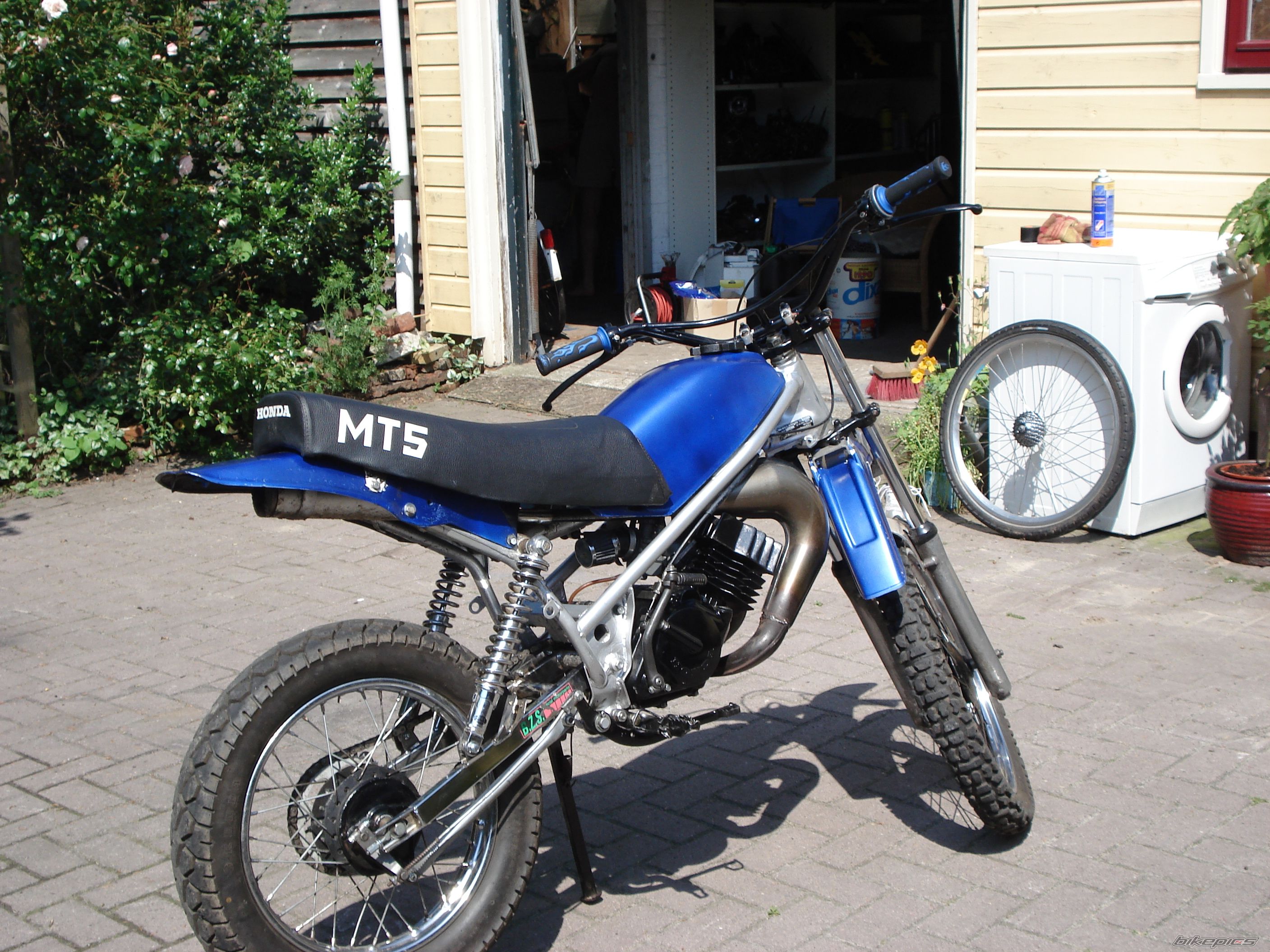 Photo 1062779