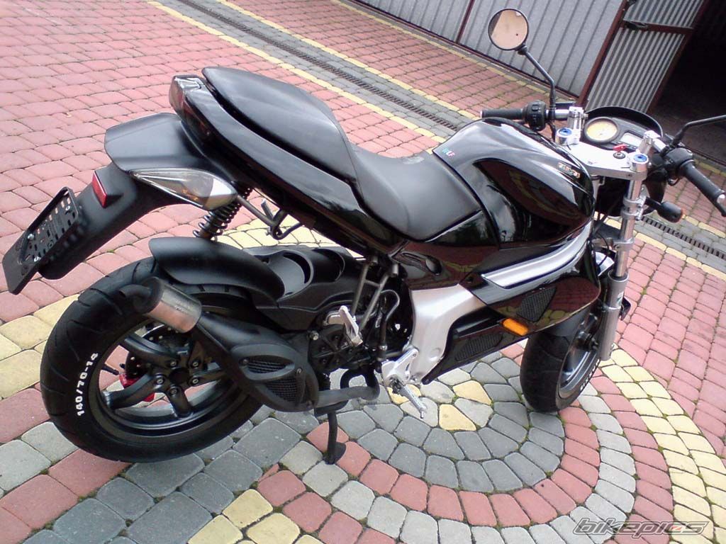 Photo 1062898