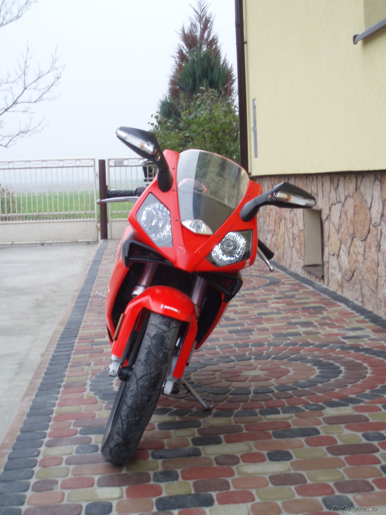 Bike Photo 1070012