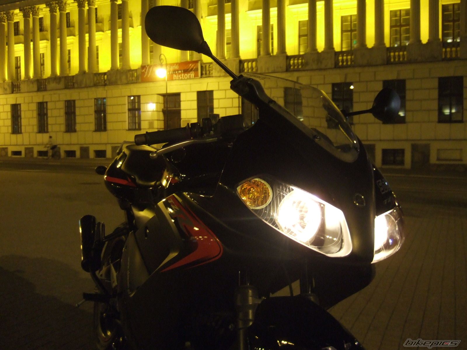 Photo 1070019