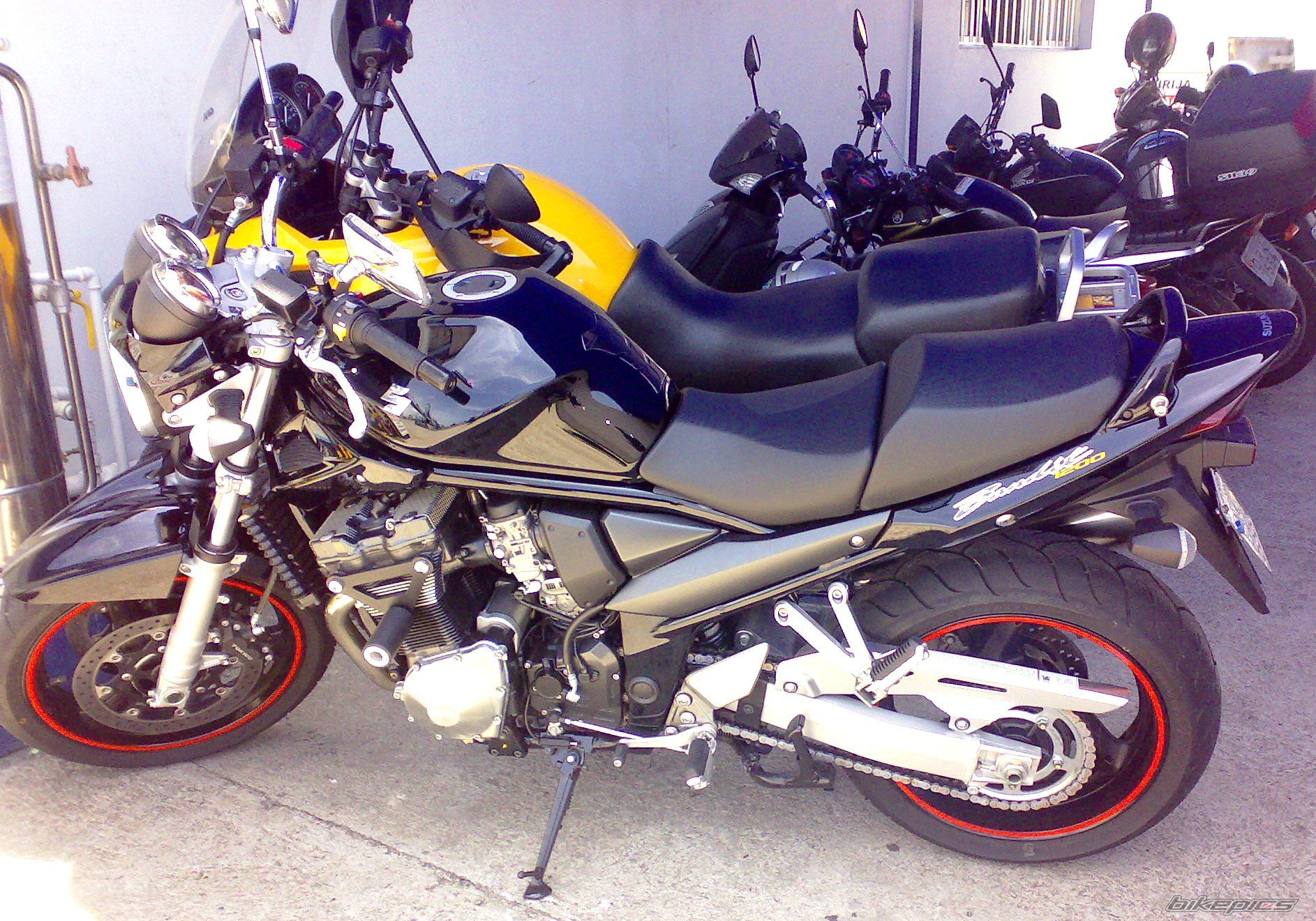 Photo 1071905