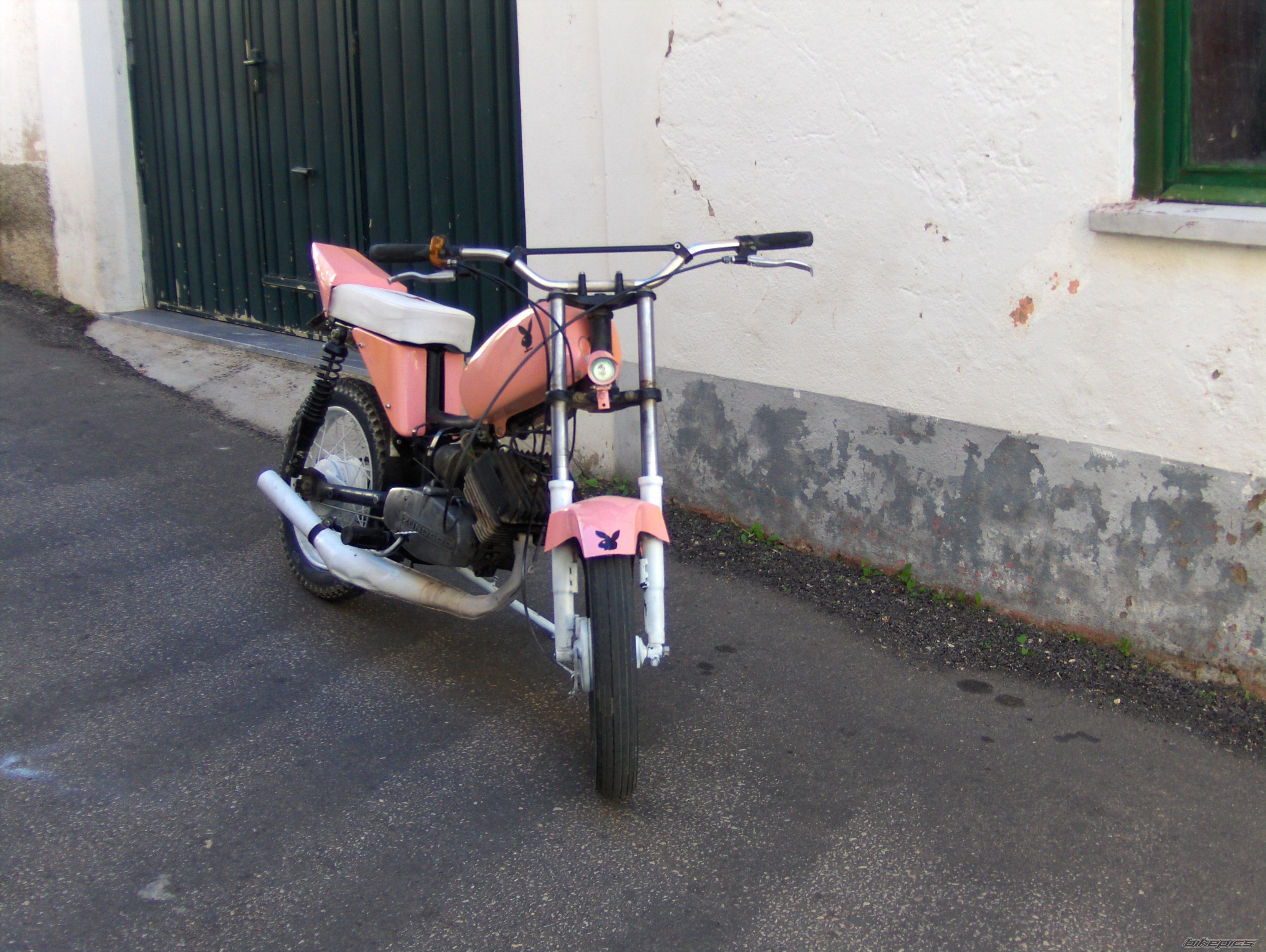 Photo 1073359