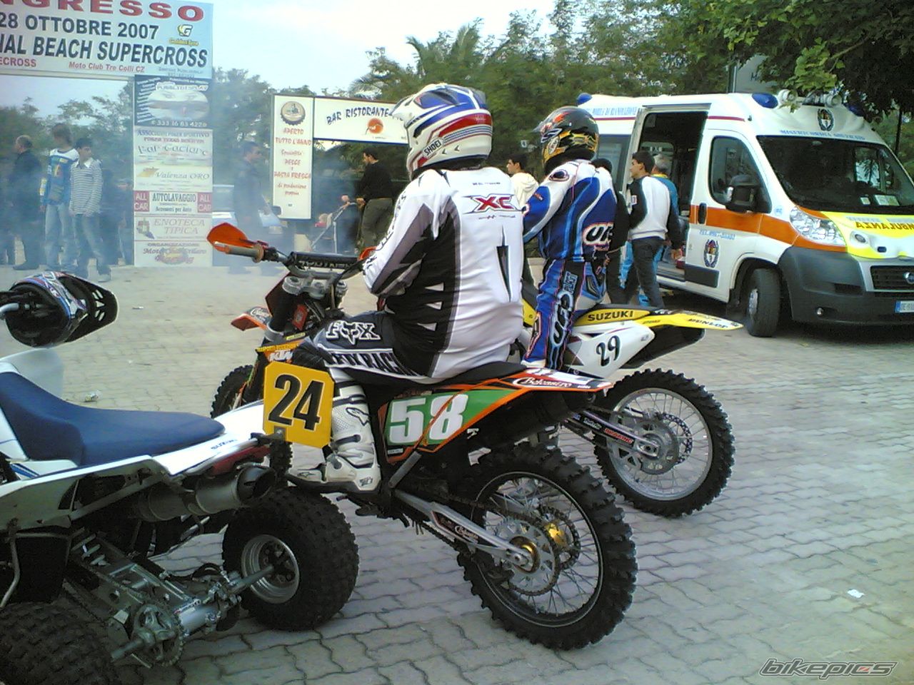 Photo 1073611