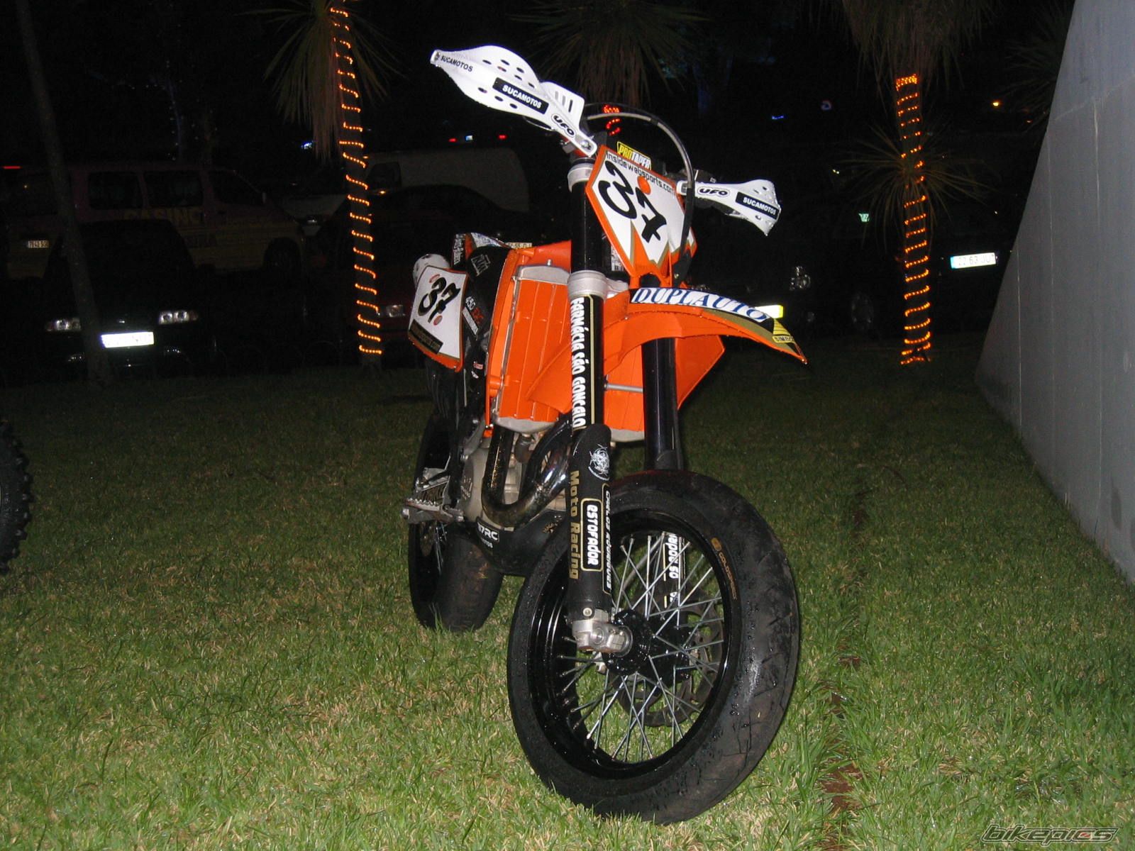 Photo 1074434