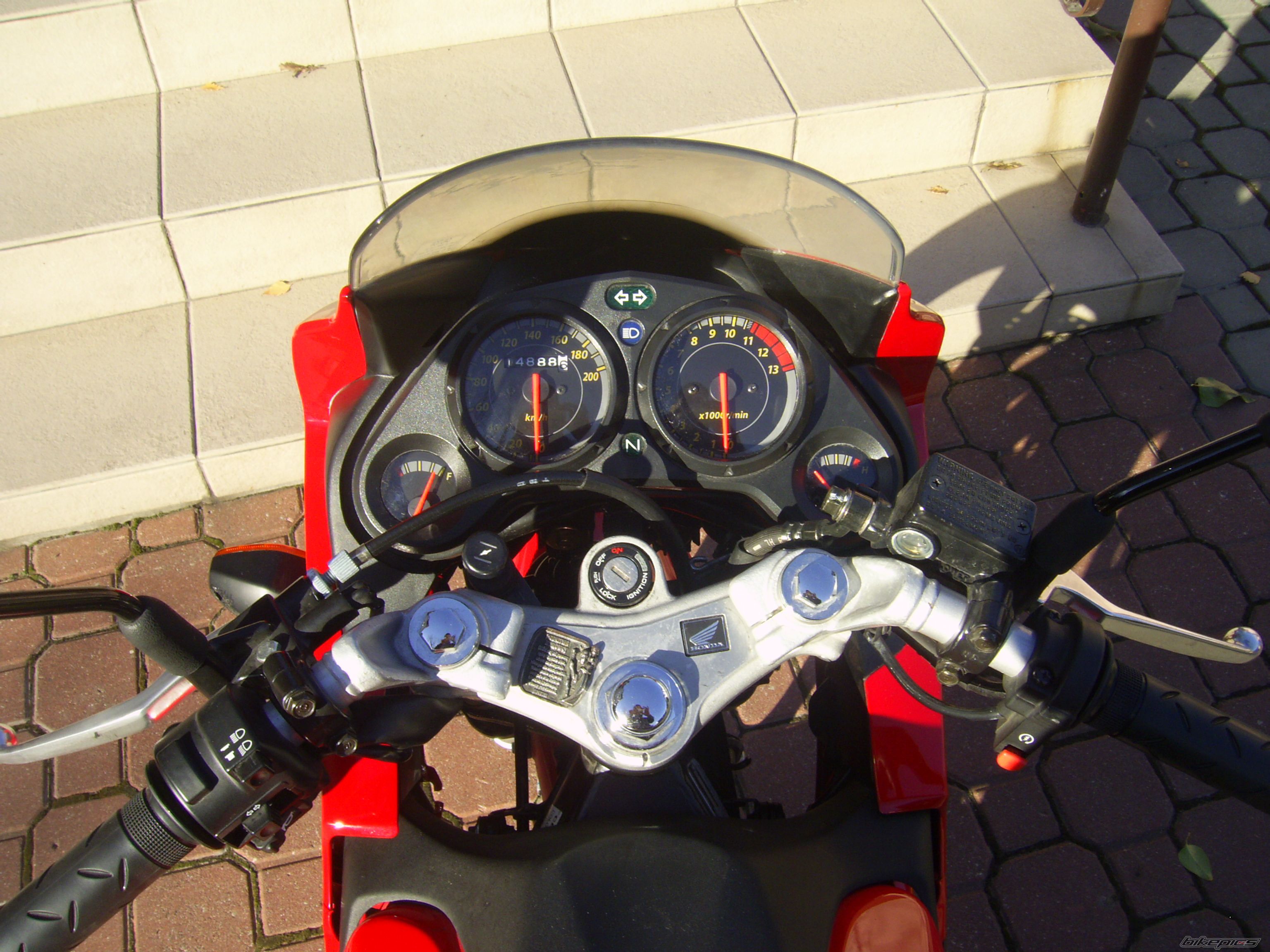 Photo 1074864