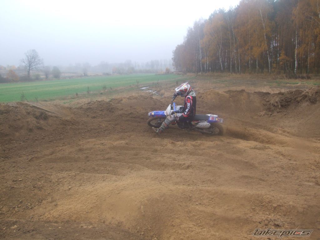 Photo 1075072