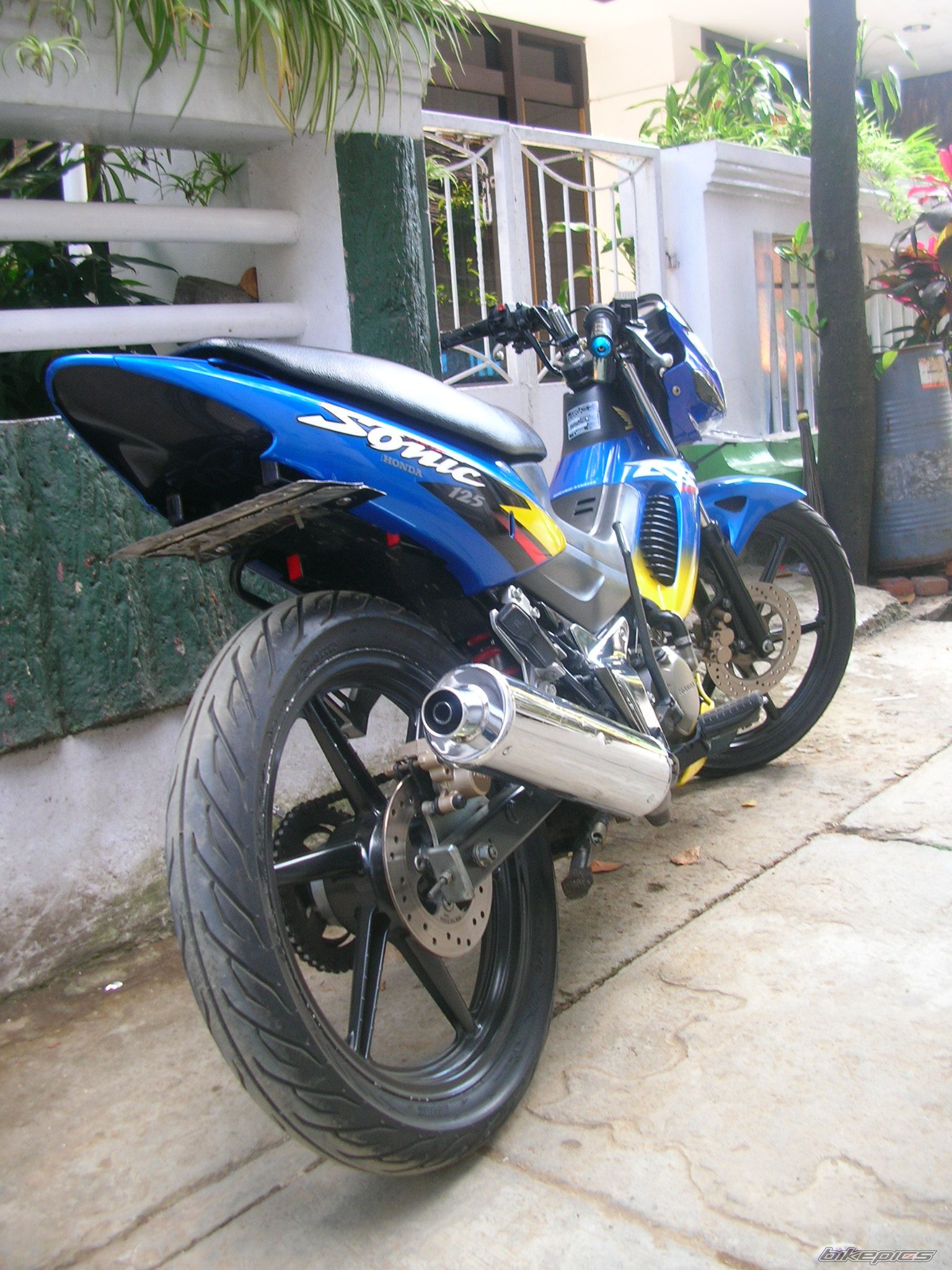 Photo 1075866