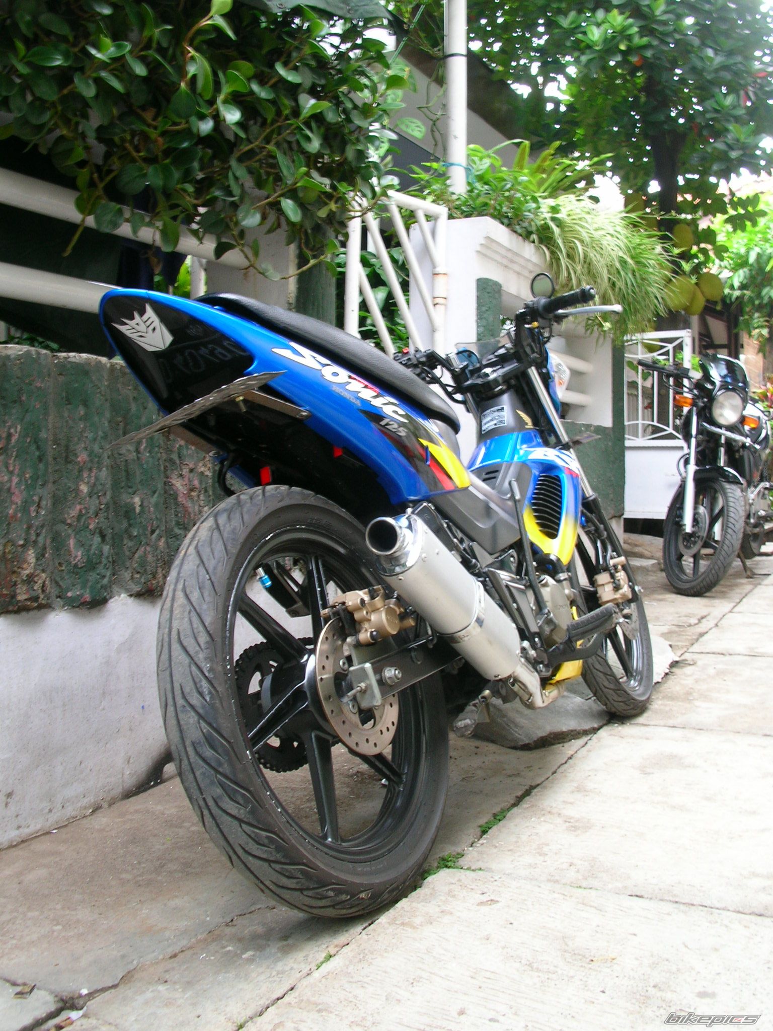 Bike Photo 1075898