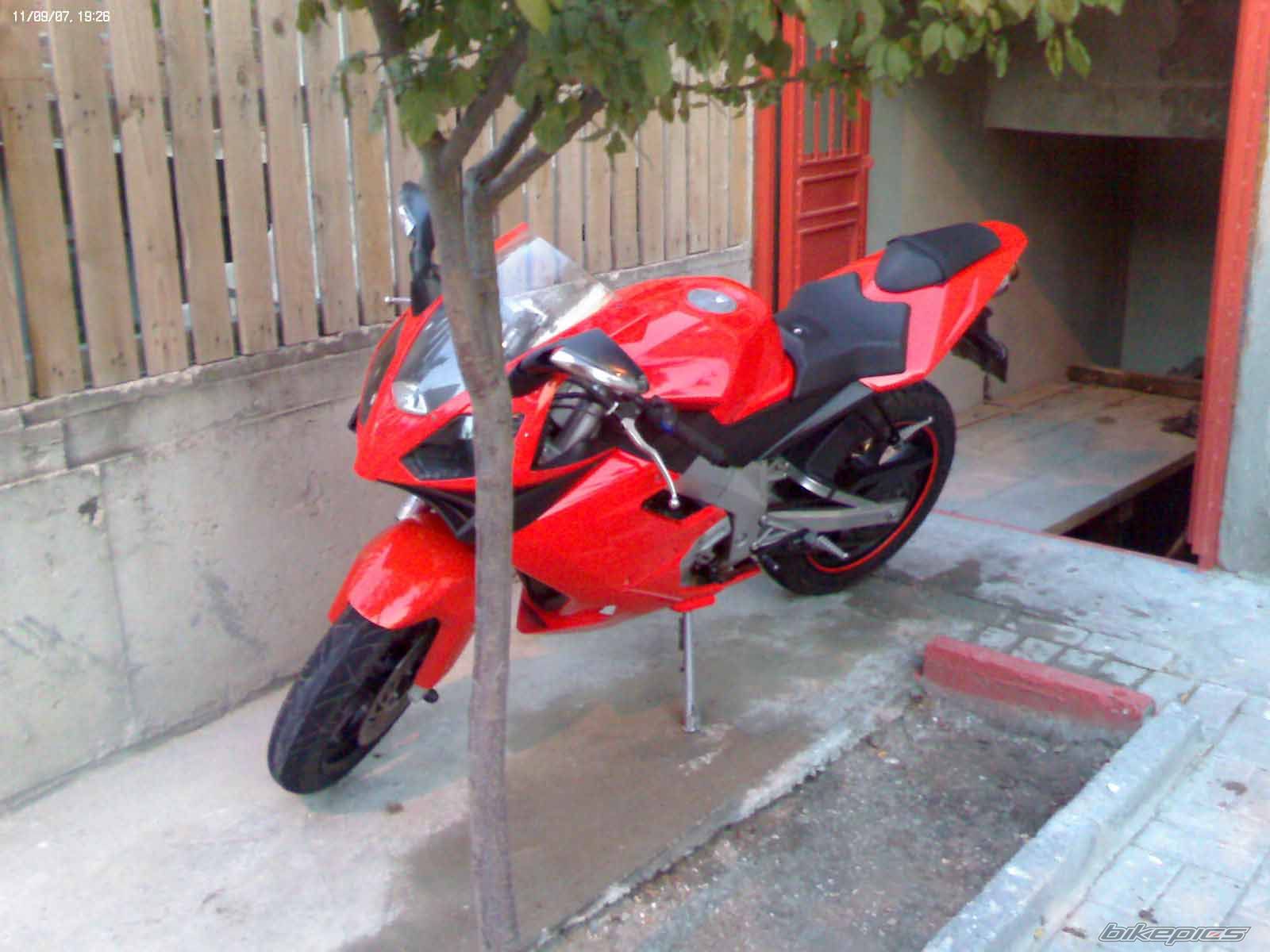 Photo 1076002