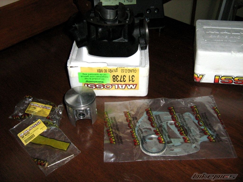 Photo 1076138