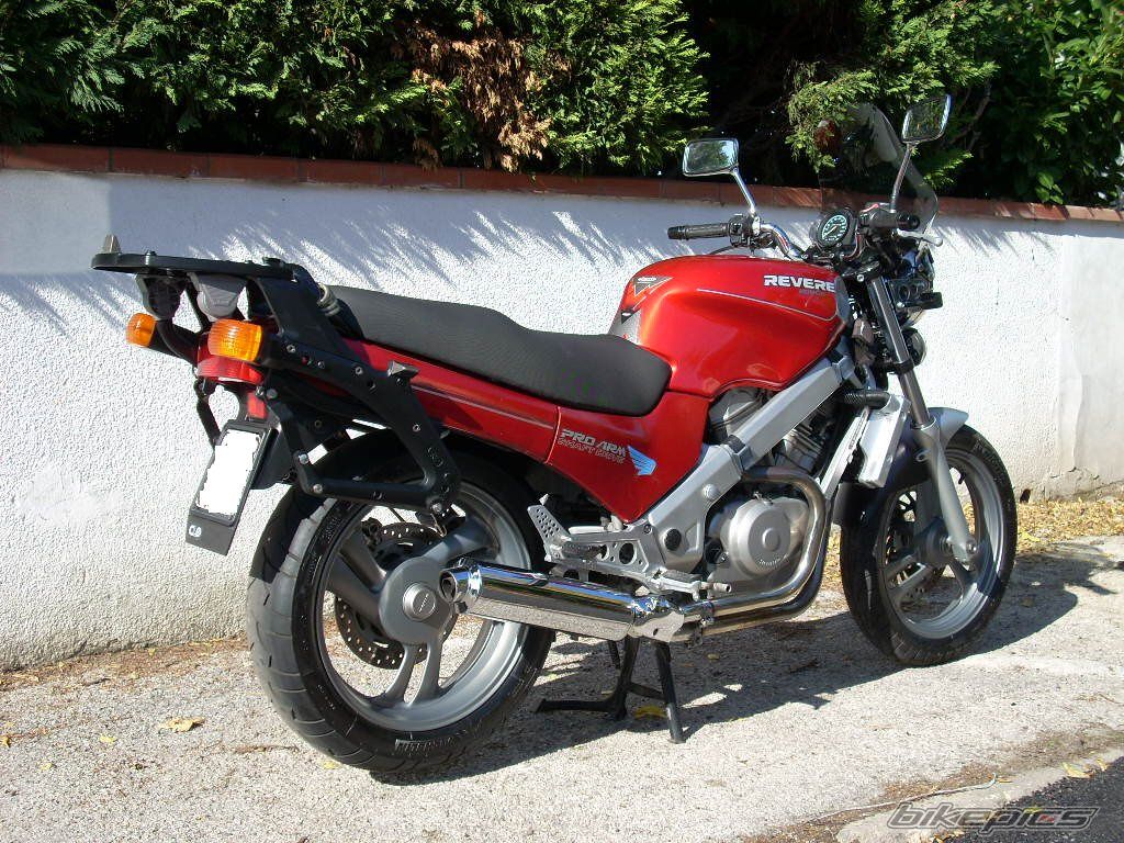 Photo 1076704