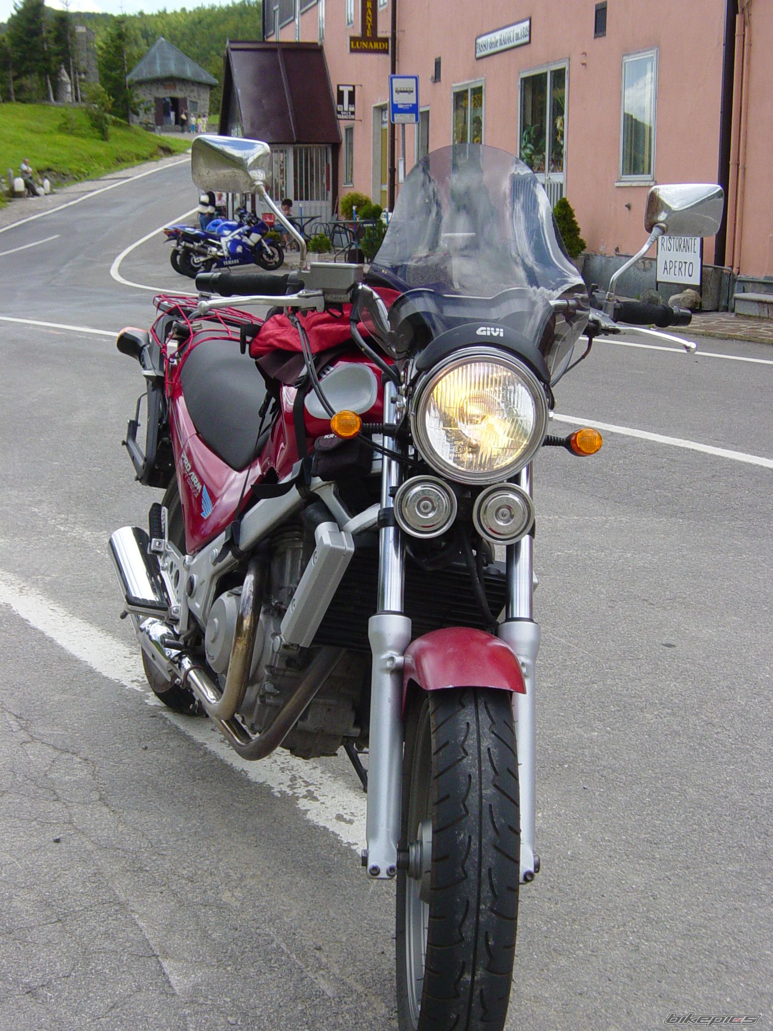 Photo 1076757