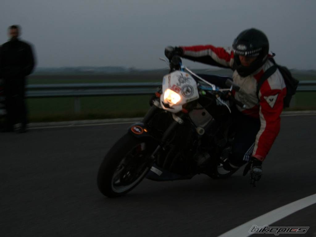 Photo 1076871