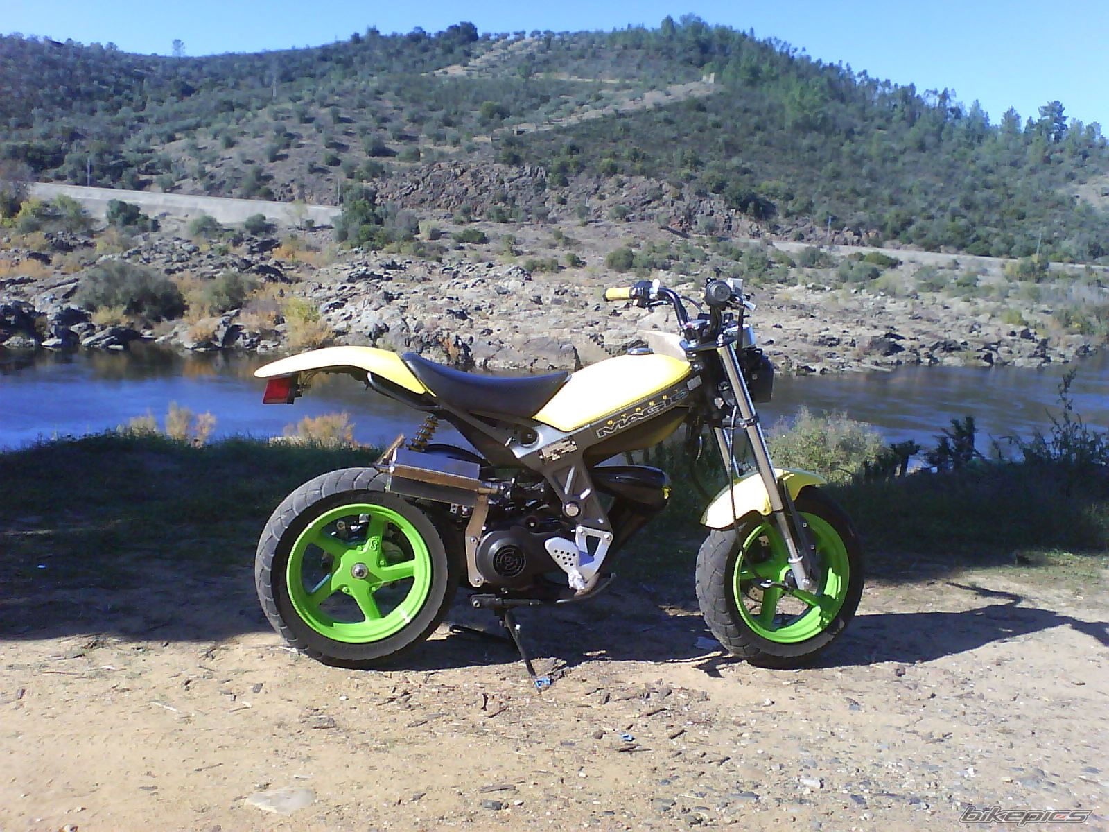 Photo 1076915