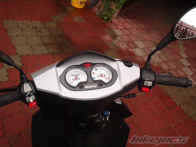 Photo 1077886