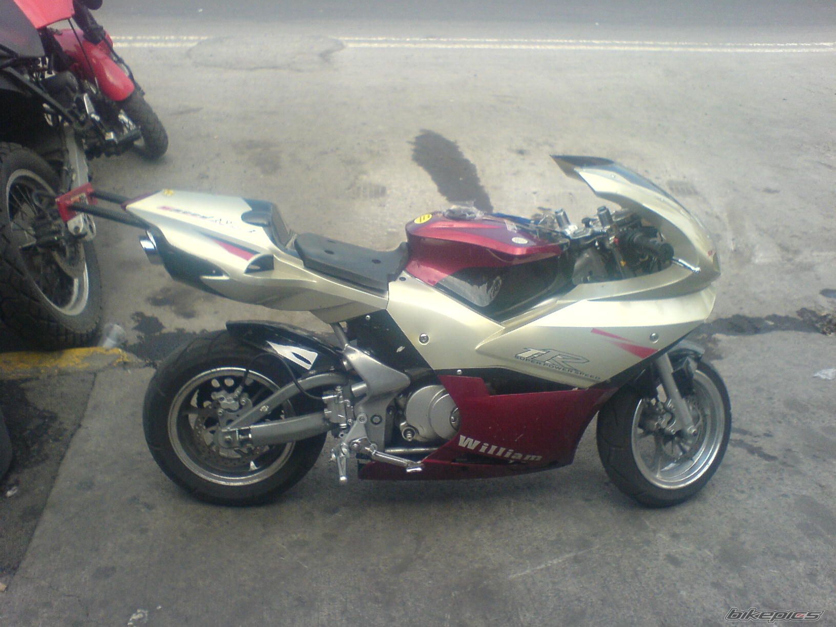 Photo 1078598