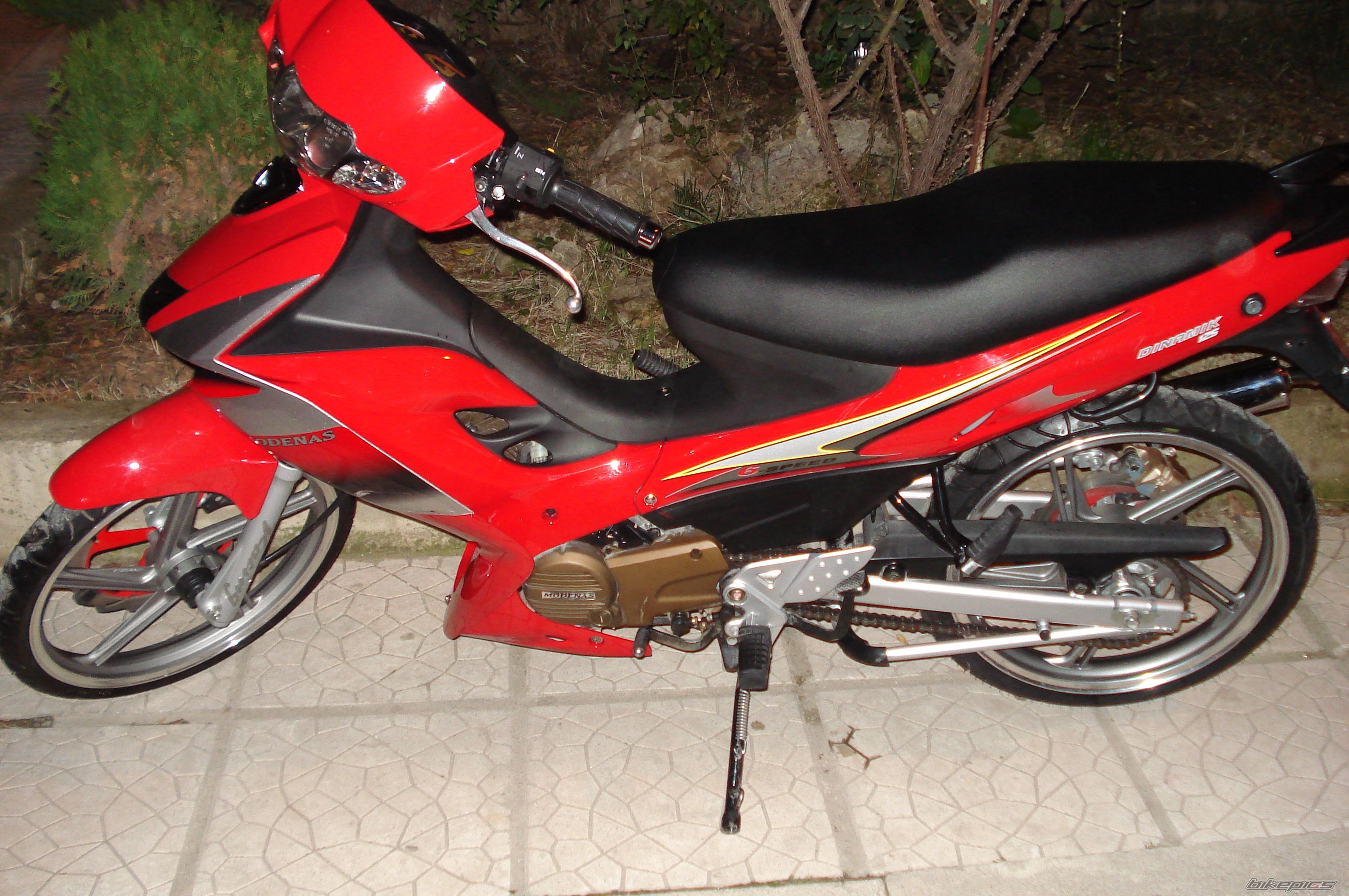 Photo 1079810